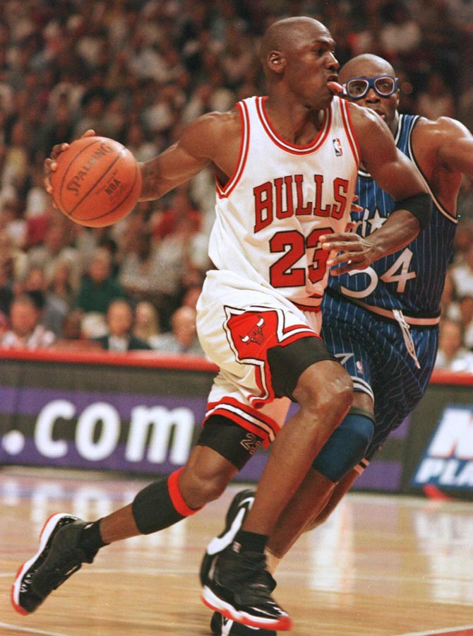 bulls 1998 michael jordan #23 white jerseys